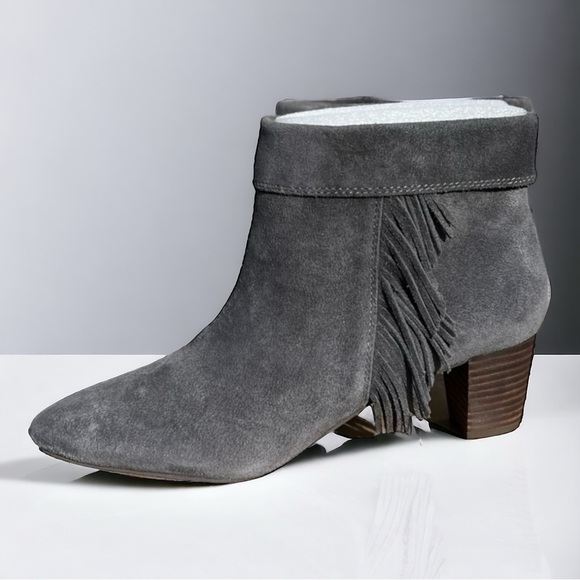 🌻NEW w/box Lucky Brand Zakina Storm Oiled Gray Fringe Detailed Booties Size 9.5 - Picture 1 of 11